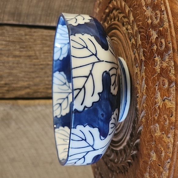 Vintage Rare Otagiri OMC blue and white radish leaf octagon bowl - Picture 2 of 3